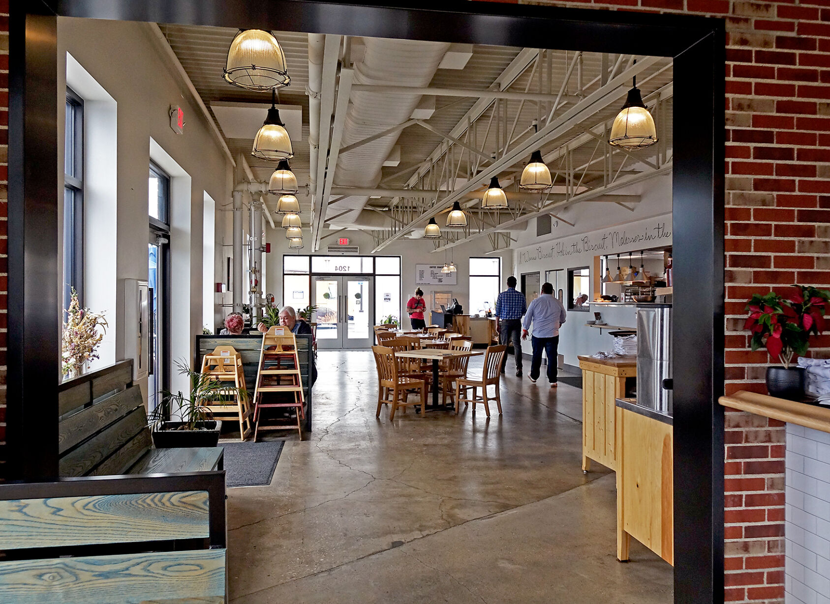 Le restaurant commence à attirer des clients